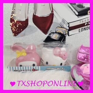 ❣️🎁{Hello kitty} ceramic salt & pepper shaker set❣️🎁 NEW